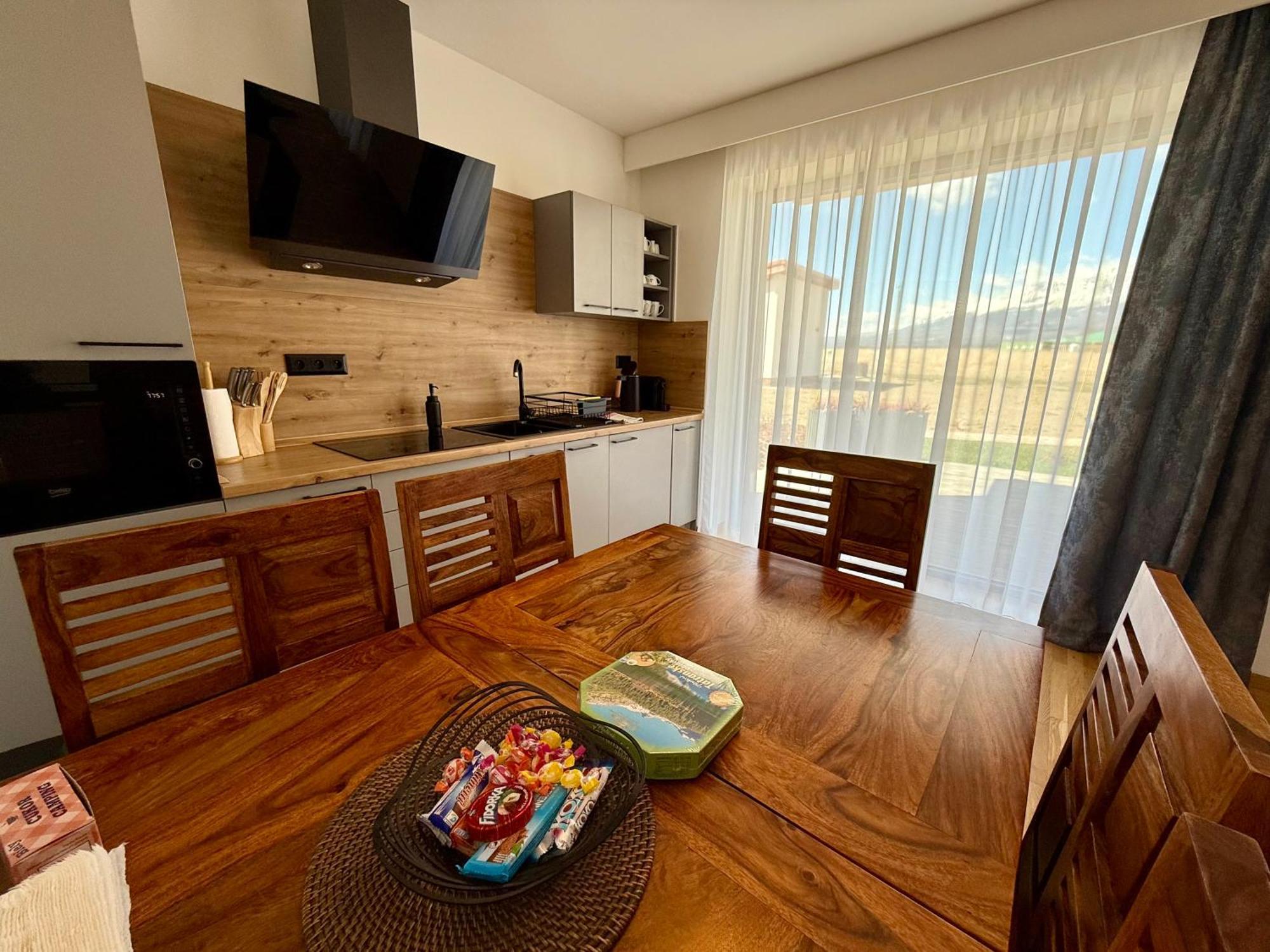 Vysoke Tatry - Isc Resort House For 13 People With 6 Extra Bed Poprad Exteriör bild
