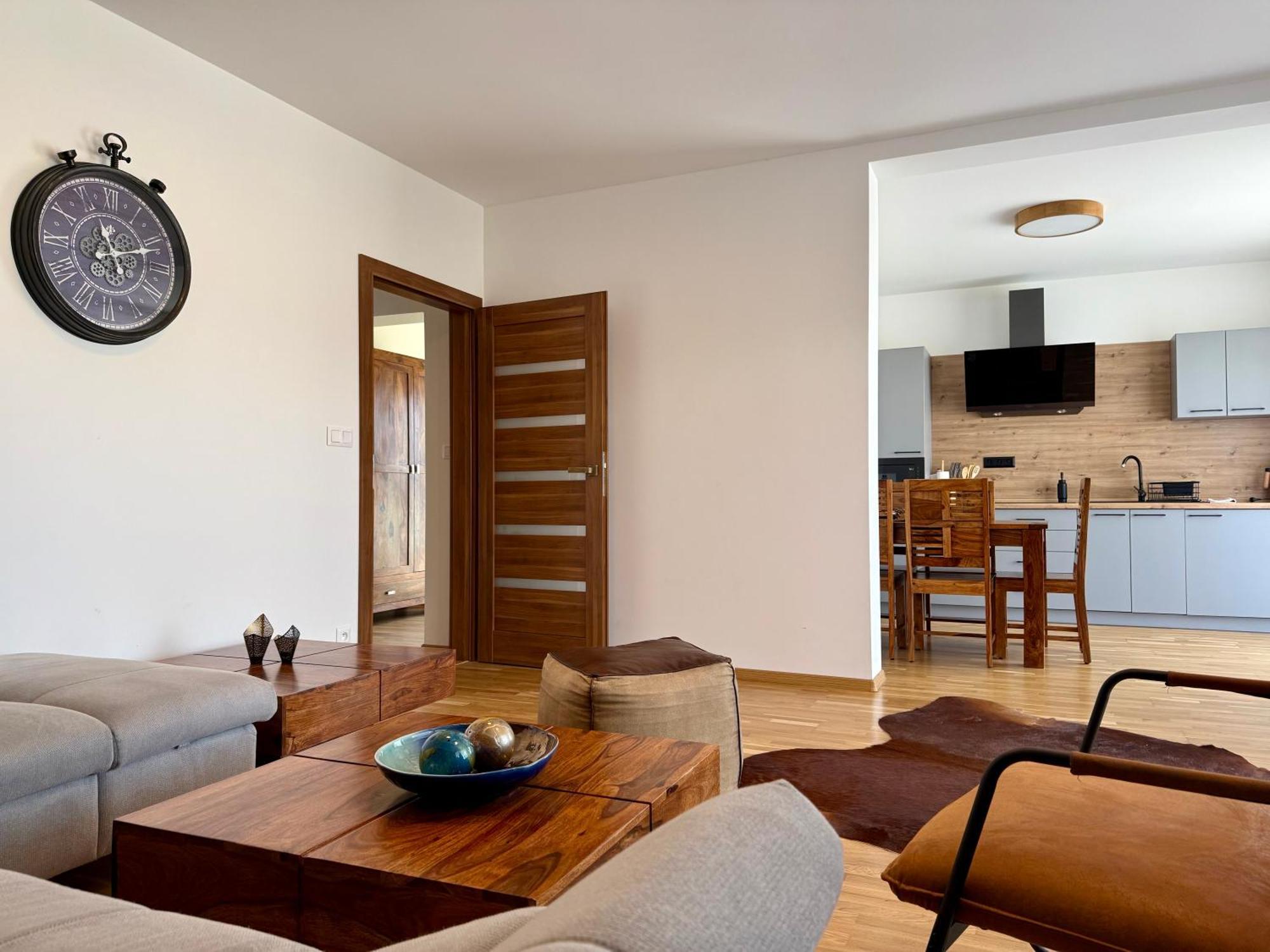 Vysoke Tatry - Isc Resort House For 13 People With 6 Extra Bed Poprad Exteriör bild